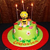 Maya the Bee cake