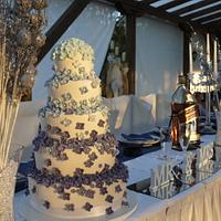 Hydrangea wedding cake 