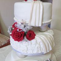 Red roses wedding cake