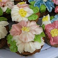 Floral buttercream cupcakes