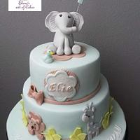 Baby elephant cake 
