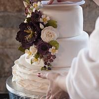 Carefree Elegance - Plum Coloured Fall Wedding Cake