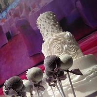 Ruffels Wedding Cake and cake pops 