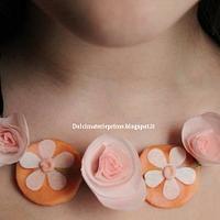 Edible necklaces and cookie boxes