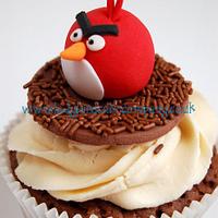 Angry bird cupcakes