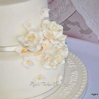 Roses communion cake