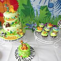 Jungle Cupcakes for my Granddaughter's 1st Birthday!  
