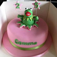 Kermit cake and matching cupcakes