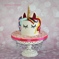 Magical unicorn birthday cake.