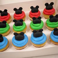 Mickey Mouse Cake n Cupcakes
