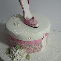 Pink hatbox shoe cake