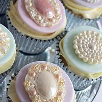 Vintage Brooch Cupcakes