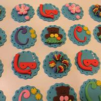 Hawaiian Themed Cupcakes