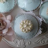 Ice Blue Vintage cupcakes