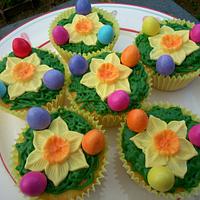 Happy Easter surprise cakes