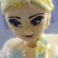 Sculpted Elsa Birthday Cake 