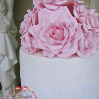 PINK & WHITE WEDDING CAKE
