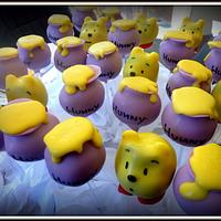 Pooh bear cake pops