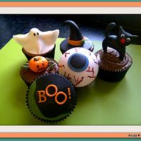 Halloween cupcakes 2012