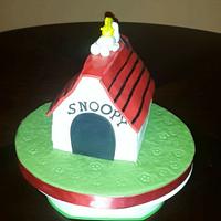 Snoopy cake house