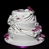 Dazzlelicious Bow, fabric and flowered wedding cake