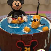 Mickey and Pluto in swimming pool
