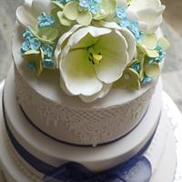 Gabby Antique White Lace Wedding Cake