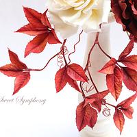 Open Roses and Autumn leaves ! 