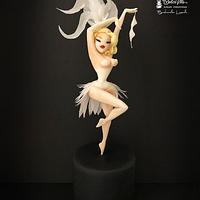 The blonde of Burlesque