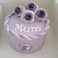 My mum's 50th birthday cake and cupcakes