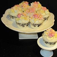 vintage cupcake set 
