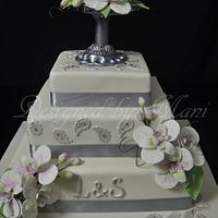 wedding cake with moth orchids