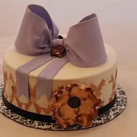 Bow cake