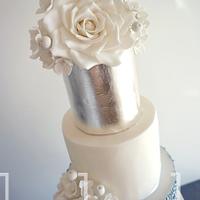 Silver Rose Winter Wedding Cake