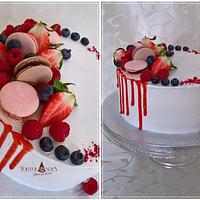 Drip cake & Fresh fruits