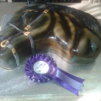 Horses head cake, without harness then with harness