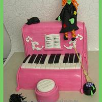 Witch piano Cake