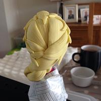 Elsa sugar paste head