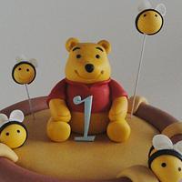Pooh Hunny Pot Cake