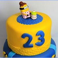 MINIONS´GIRL CAKE