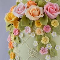 Roses Cake -  Cake Craft Guide Wedding Cakes and Sugar flowers, issue 26