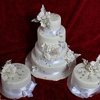 Svatební  dort z broží 