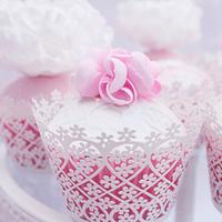 Rose ,lace and peony cupcakes 