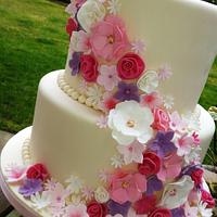 Shades of Pinks & Purples Wedding Cake