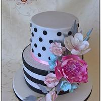 Elegant cake with stripes
