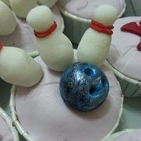 Bowling Theme cupcakes 
