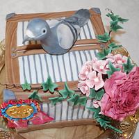 Carrier-pigeon-cage cake!