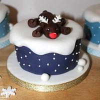 Mini reindeer cake 