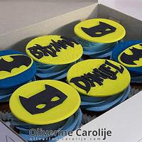 Batman Cake and cupcake