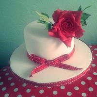 glamorous red rose cake
